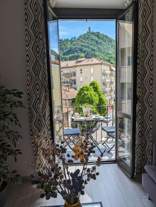 Bright Flat Just 10 Minutes From The City Centre Como Exterior foto