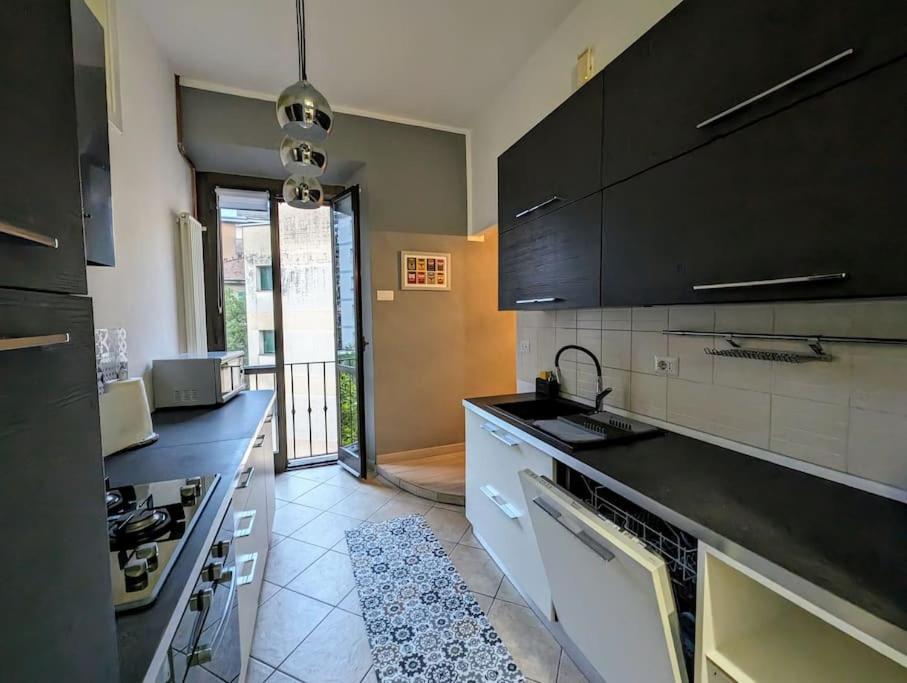 Bright Flat Just 10 Minutes From The City Centre Como Exterior foto